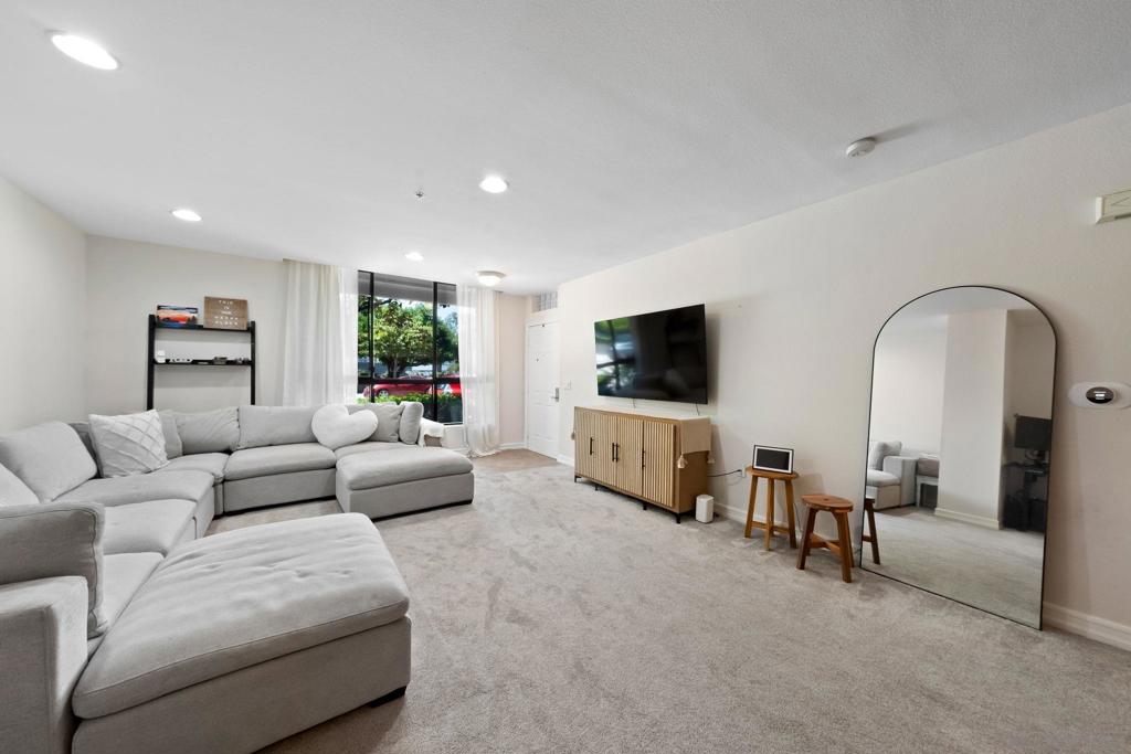 Residential for sale at 1480 Broadway 2101, San Diego CA featuring 1 bed and 1 bath