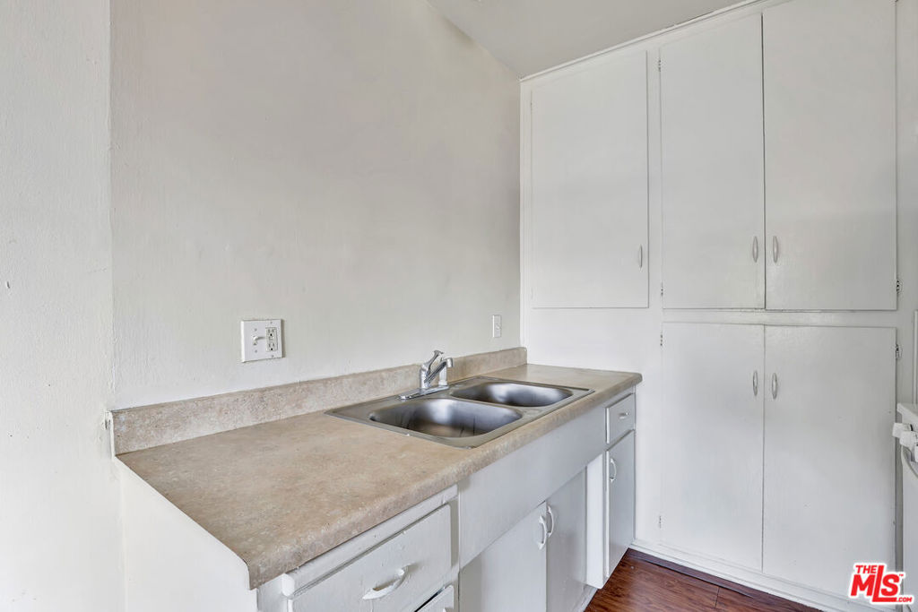 Residential Income for sale at 4412 Lockwood Avenue, Los Angeles CA featuring 18 beds and 14 baths