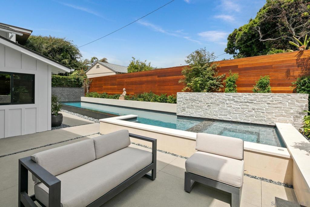 Residential Lease for rent at 8471 El Paseo Grande, La Jolla, San Diego County CA featuring 5 beds and 4 baths