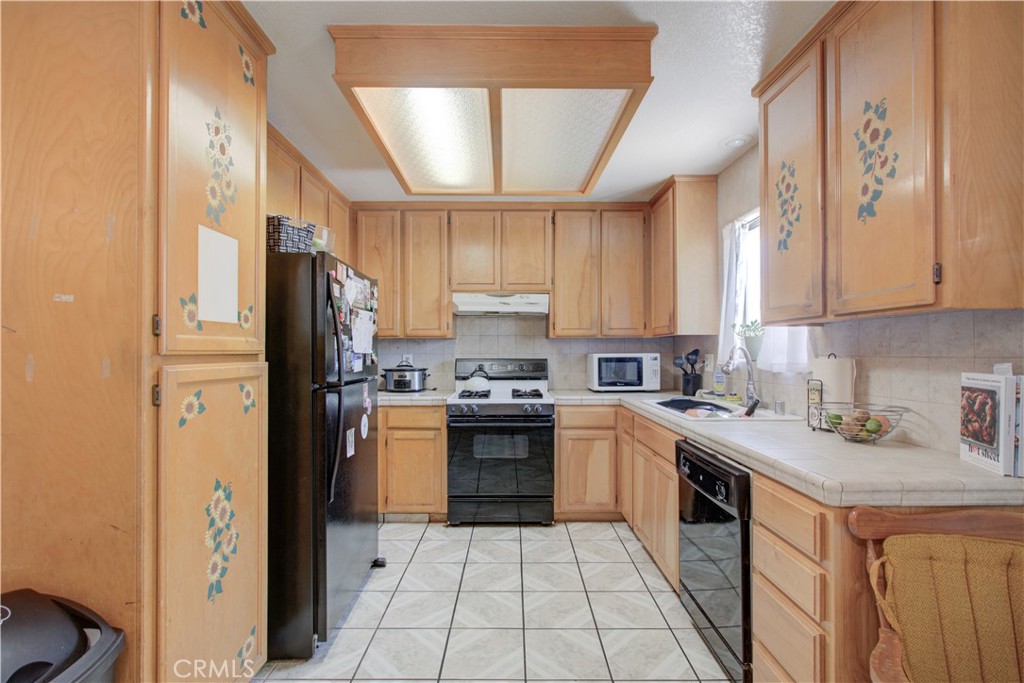 Residential for sale at 2064 Glenmoor Place, Livingston CA featuring 3 beds and 2 baths