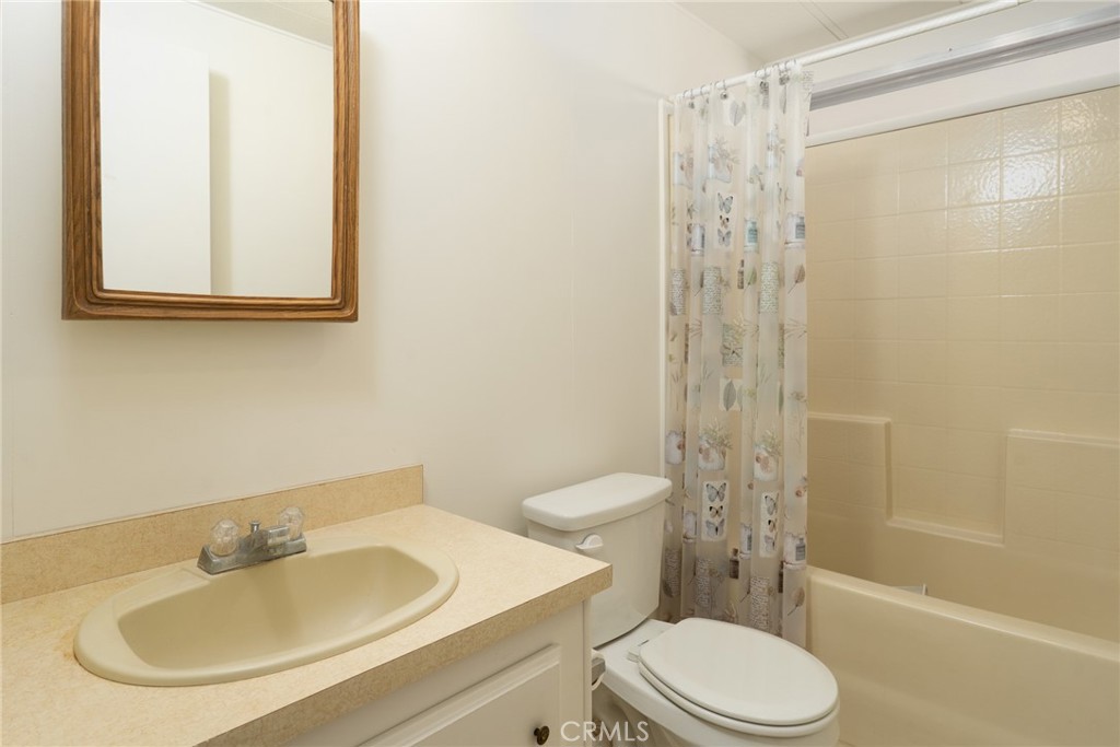 Manufactured In Park for sale at 24600 Mountain Avenue 126, Hemet CA featuring 2 beds and 2 baths