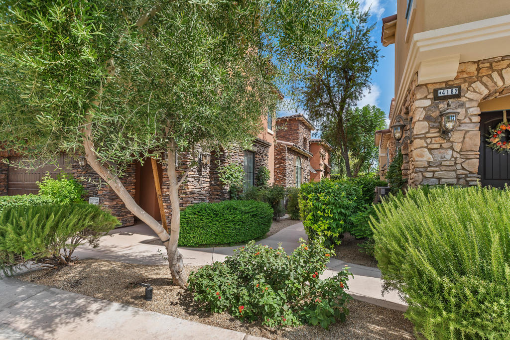 Residential for sale at 4172 Via Mattina, Palm Desert CA featuring 2 beds and 2 baths
