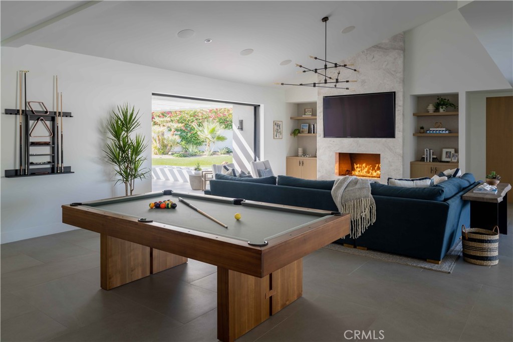 Residential Lease for rent at 72840 Calle De La Silla, Palm Desert CA featuring 5 beds and 7 baths