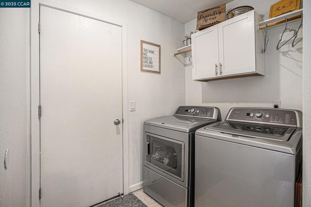 Residential for sale at 354 Hazelnut Lane, Oakley CA featuring 2 beds and 3 baths