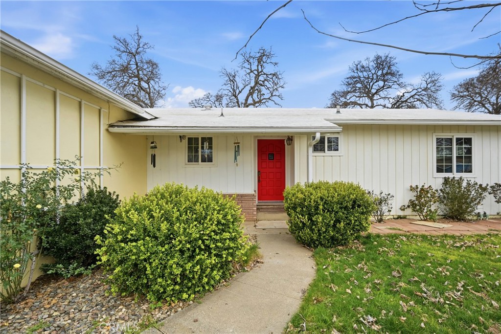 Residential for sale at 15050 Lakeview Way, Clearlake CA featuring 3 beds and 2 baths