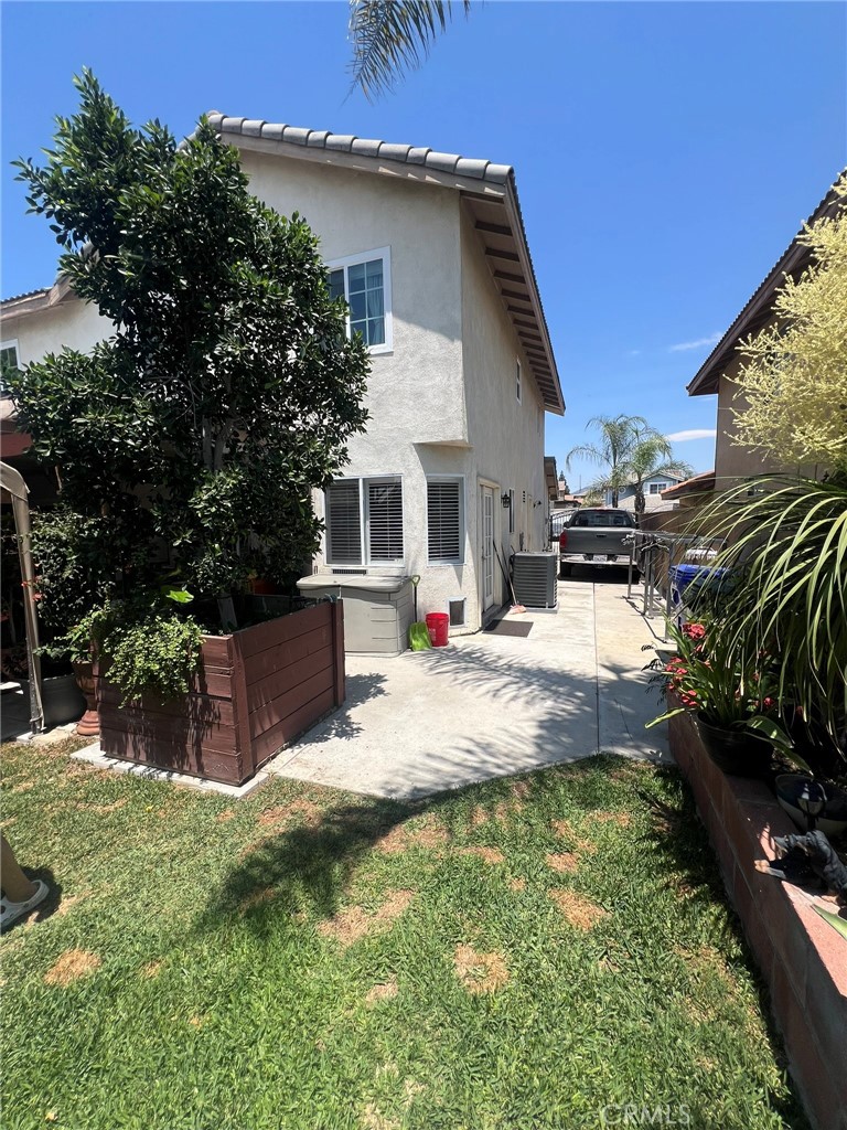 Residential Lease for rent at 17081 Fern Street, Fontana CA featuring 4 beds and 3 baths