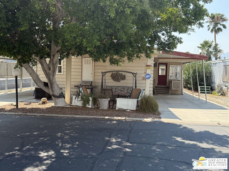 Manufactured In Park for sale at 15500 Bubbling Wells Road 265, Desert Hot Springs CA featuring 2 beds and 2 baths