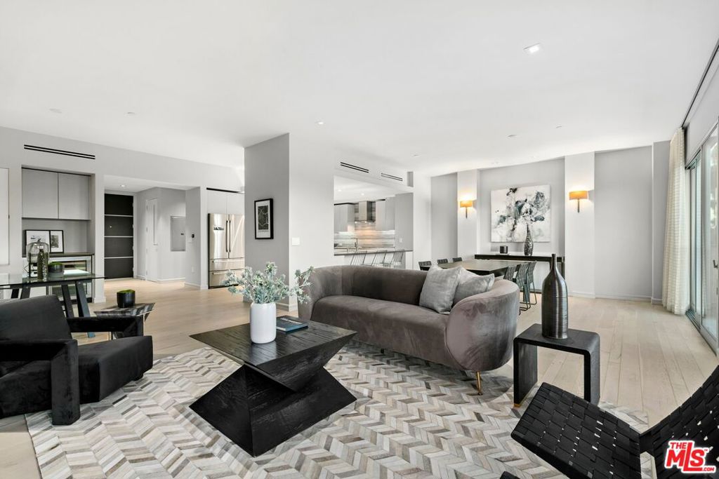 Residential Lease for rent at 2391 Roscomare 102, Los Angeles, Los Angeles County CA featuring 2 beds and 3 baths