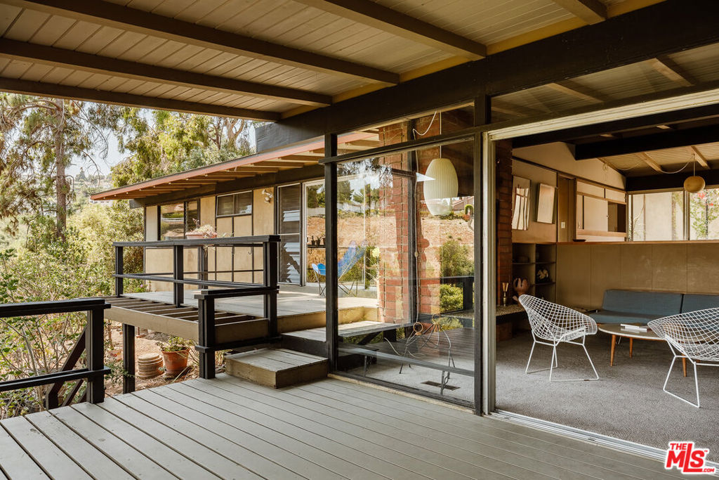 Residential for sale at 2 Seahurst Road, Rolling Hills CA featuring 3 beds and 2 baths