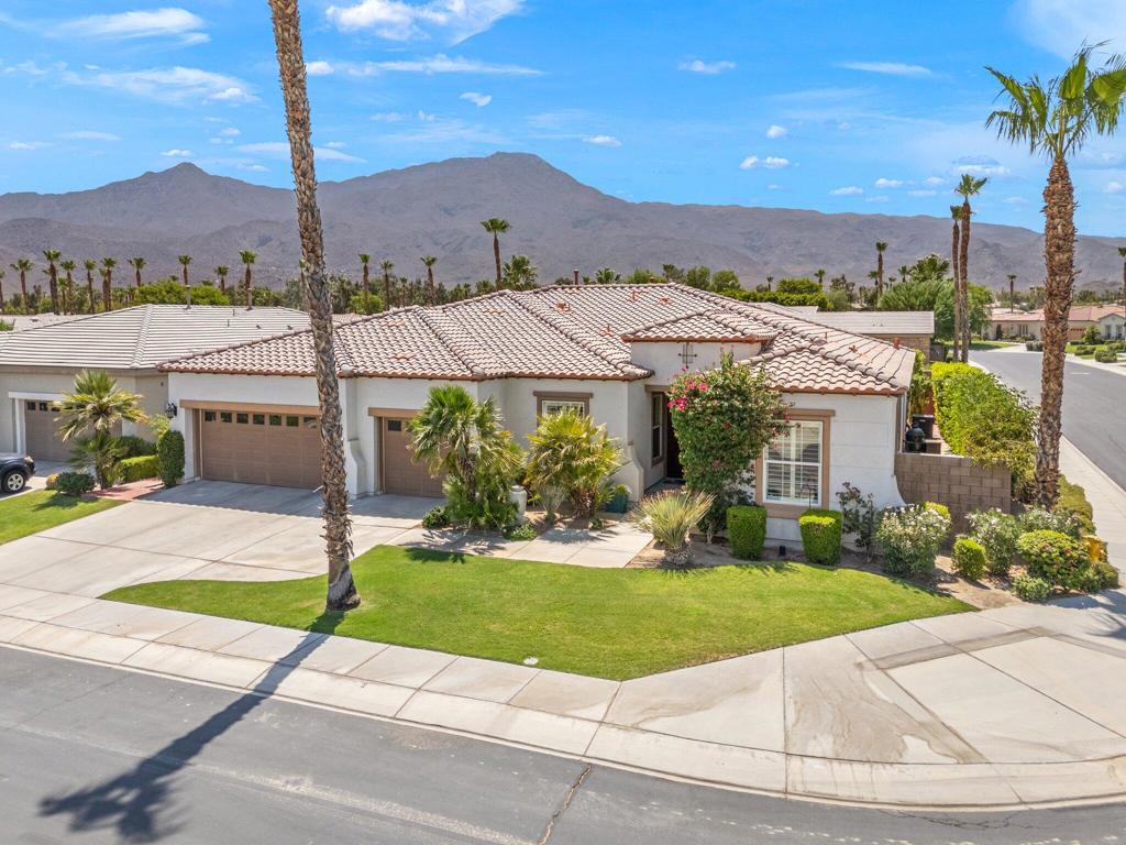 Residential Lease for rent at 61185 Soaptree Drive, La Quinta CA featuring 3 beds and 3 baths