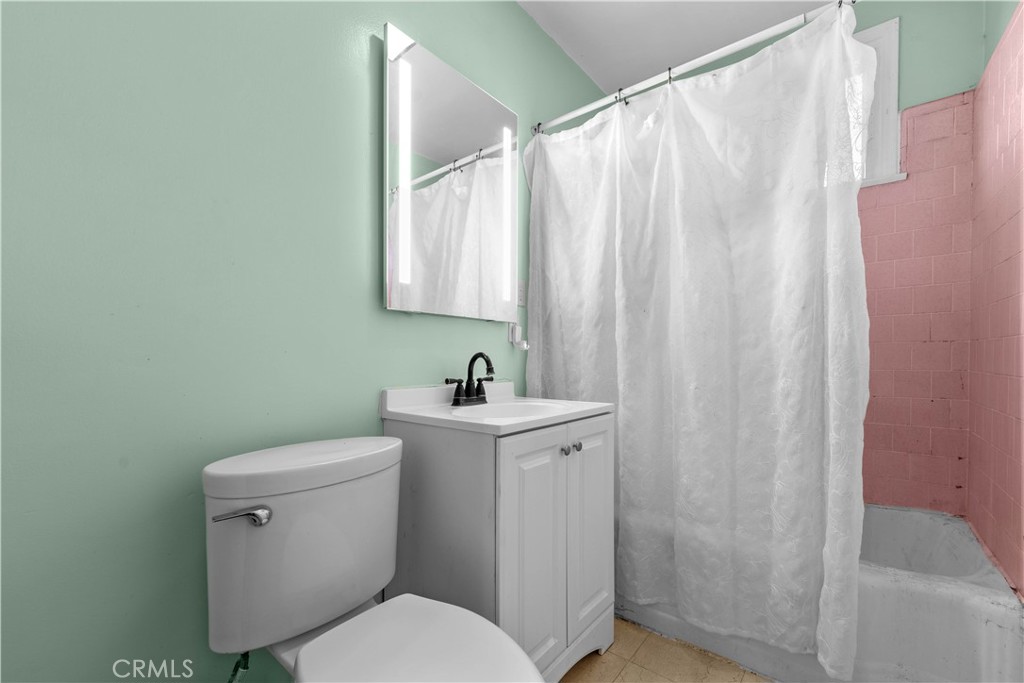 Residential for sale at 11267 SAMPSON Avenue, Lynwood CA featuring 3 beds and 1 bath