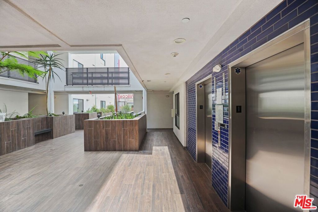 Residential Lease for rent at 748 Wilcox Avenue ph9, Los Angeles, Los Angeles County CA featuring 3 beds and 3 baths