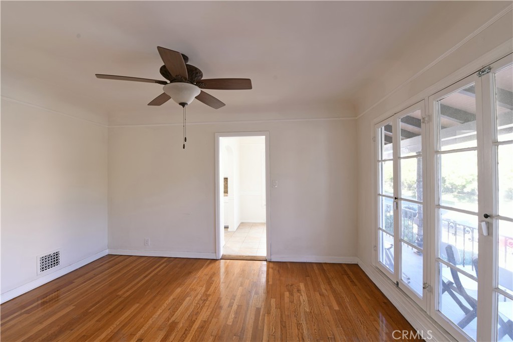 Residential Lease for rent at 915 S Le Doux Road, Los Angeles, Los Angeles County CA featuring 3 beds and 2 baths