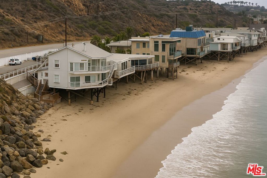 Residential for sale at 44000 Pacific Coast Highway, Malibu CA featuring 4 beds and 3 baths