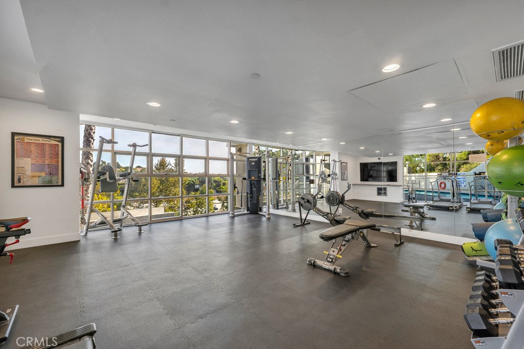 Residential Lease for rent at 171 N Church Lane 514, Los Angeles, Los Angeles County CA featuring 2 beds and 2 baths