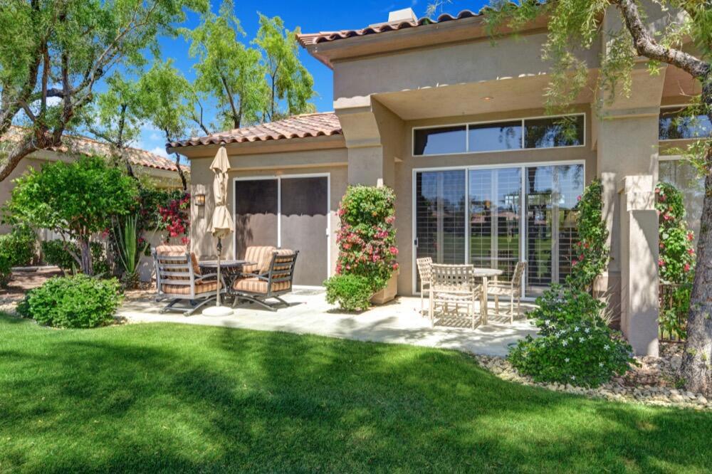 Residential Lease for rent at 685 Box Canyon Trail, Palm Desert CA featuring 2 beds and 2 baths