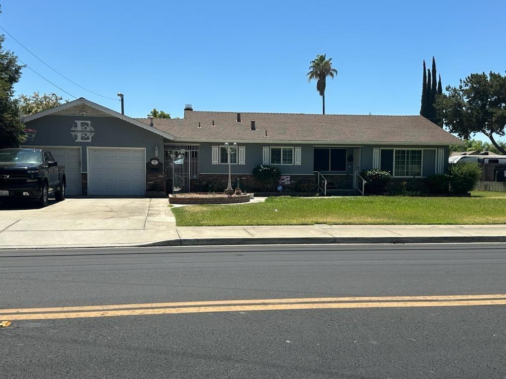 Residential for sale at 100 Pedras Road, Turlock CA featuring 3 beds and 2 baths