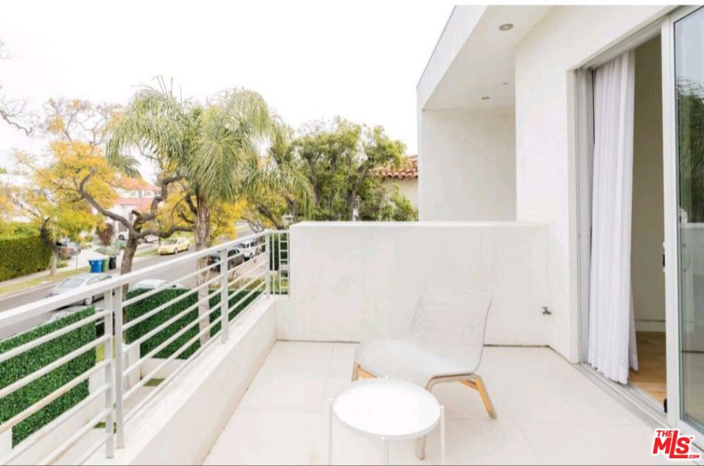 Residential Lease for rent at 6620 W 5th Street, Los Angeles, Los Angeles County CA featuring 3 beds and 4 baths