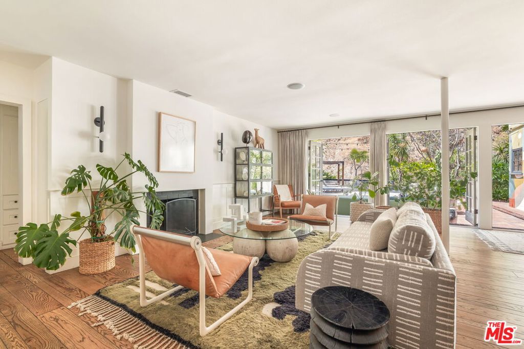 Residential Lease for rent at 2015 Nichols Canyon Road, Los Angeles, Los Angeles County CA featuring 3 beds and 4 baths
