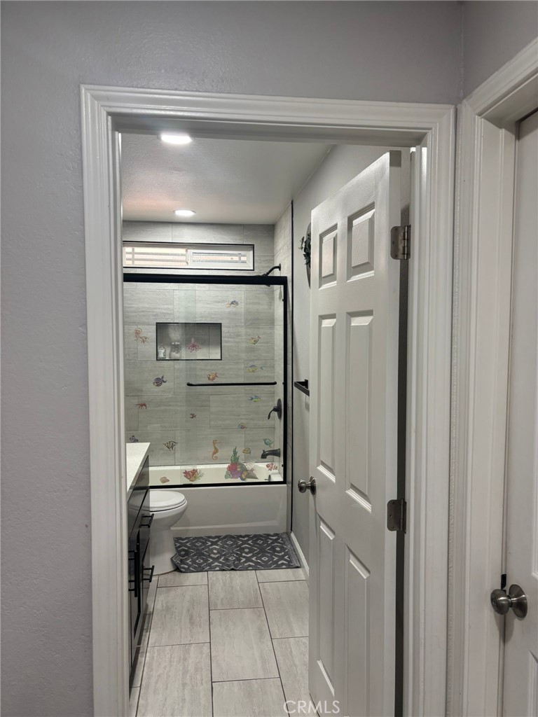 Residential for sale at 6995 Summit Valley Road, Hesperia CA featuring 6 beds and 4 baths