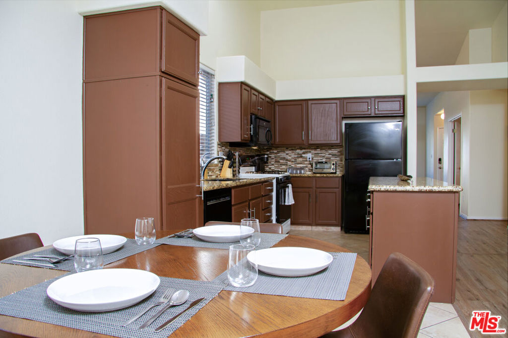 Residential Lease for rent at , Bakersfield, Kern CA featuring 3 beds and 2 baths