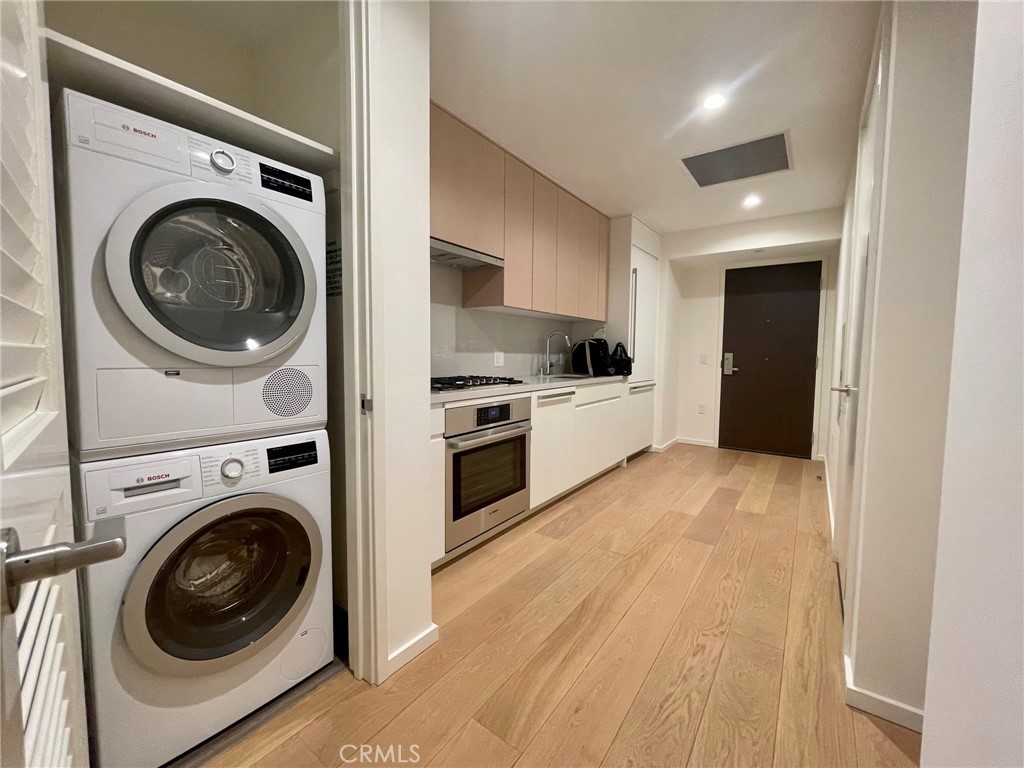 Residential Lease for rent at 877 Francisco Street 1123, Los Angeles, Los Angeles County CA and 1 bath