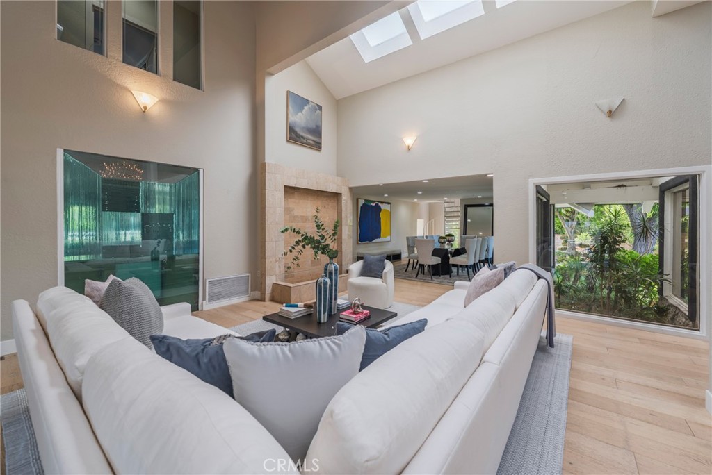 Residential Lease for rent at 15541 Aqua Verde Drive, Los Angeles, Los Angeles County CA featuring 4 beds and 5 baths