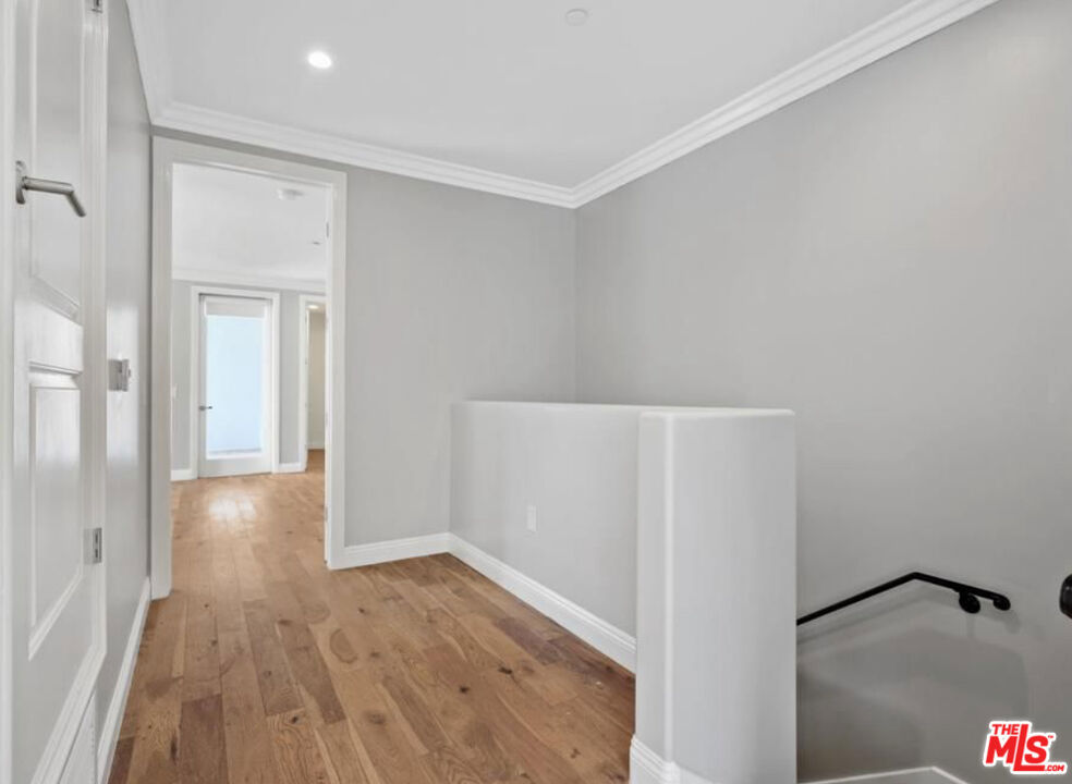 Residential Lease for rent at 1283 Havenhurst Drive 101, West Hollywood, Los Angeles County CA featuring 2 beds and 3 baths
