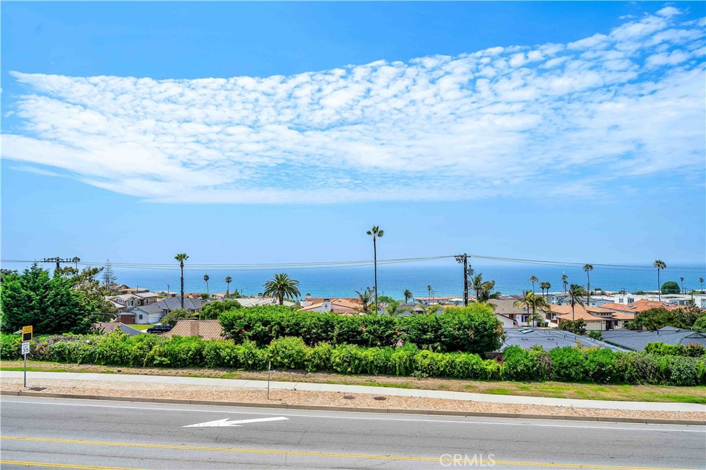 Residential Lease for rent at 420 Palos Verdes Boulevard, Redondo Beach CA featuring 3 beds and 3 baths