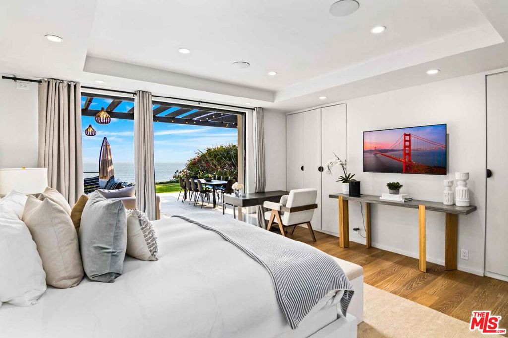 Residential for sale at 27120 Sea Vista Drive 3, Malibu CA featuring 3 beds and 3 baths