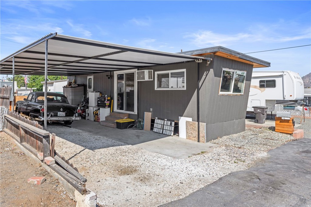 Manufactured In Park for sale at 12149 Indiana Ave 18, Riverside CA featuring 1 bed and 1 bath