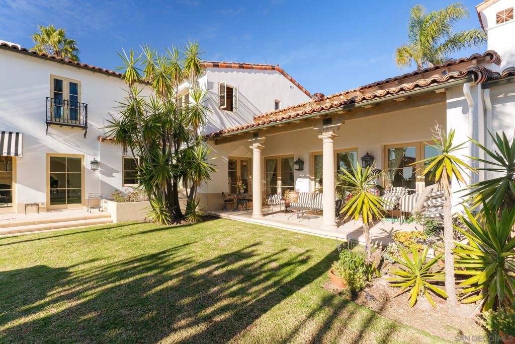 Residential Lease for rent at 6692 La Jolla Scenic Dr S, La Jolla, San Diego County CA featuring 6 beds and 8 baths