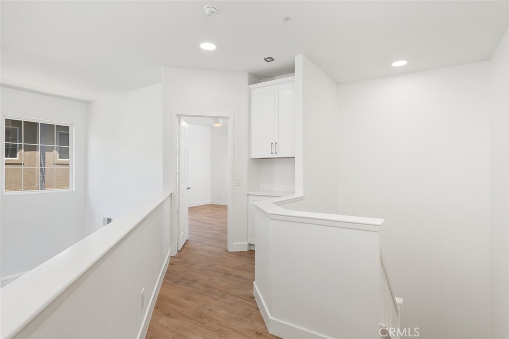 Residential Lease for rent at 20 Ardmore, Irvine CA featuring 3 beds and 3 baths