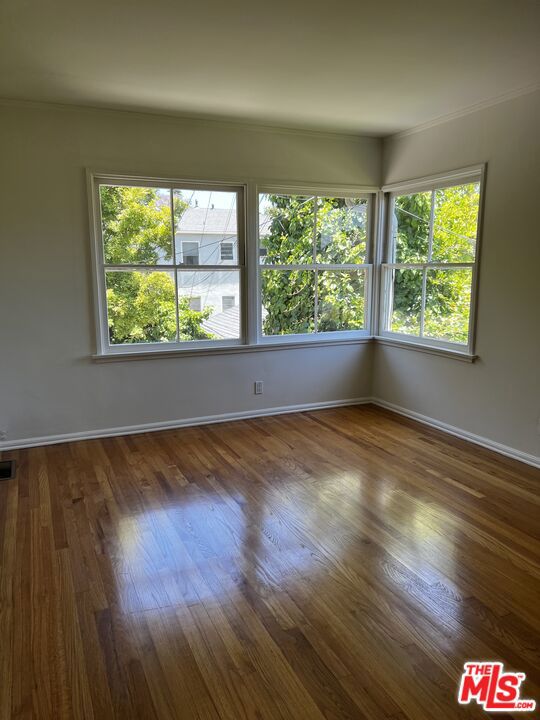 Residential Lease for rent at 130 S Bowling Green Way 134, Los Angeles, Los Angeles County CA featuring 2 beds and 1 bath