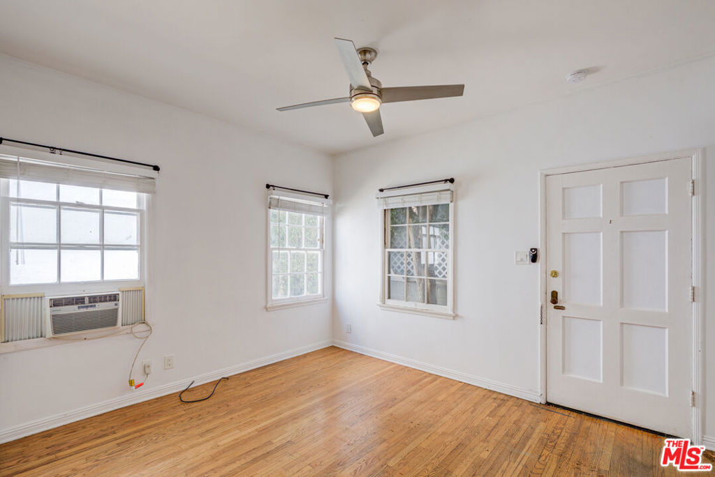 Residential Lease for rent at 967 N Doheny Drive 1/8, West Hollywood CA and 1 bath