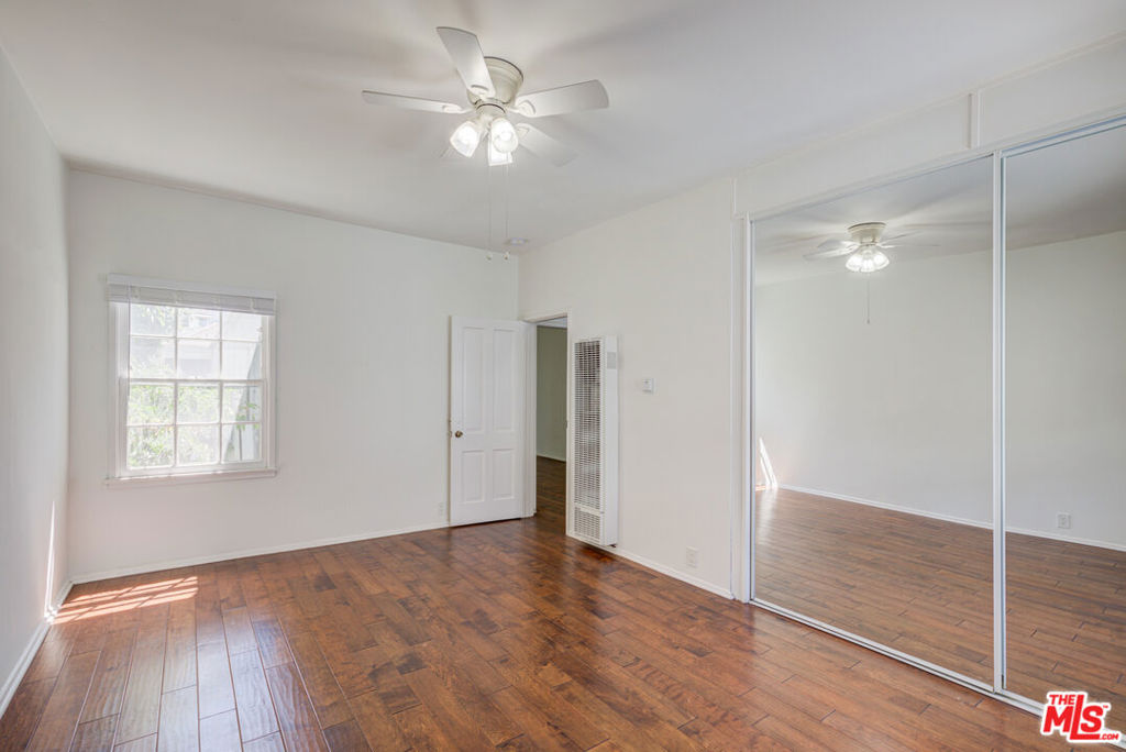 Residential Lease for rent at 965 N Doheny Avenue 1/2, Los Angeles CA featuring 1 bed and 1 bath