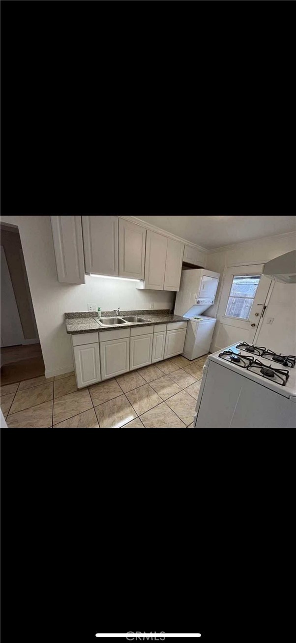 Residential for sale at 2127 Fairway, San Leandro CA featuring 2 beds and 1 bath
