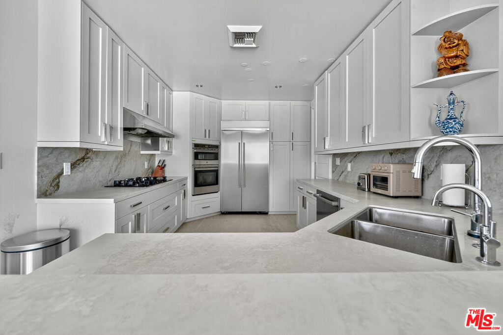 Residential for sale at 10727 Wilshire Boulevard 1802, Los Angeles CA featuring 3 beds and 4 baths