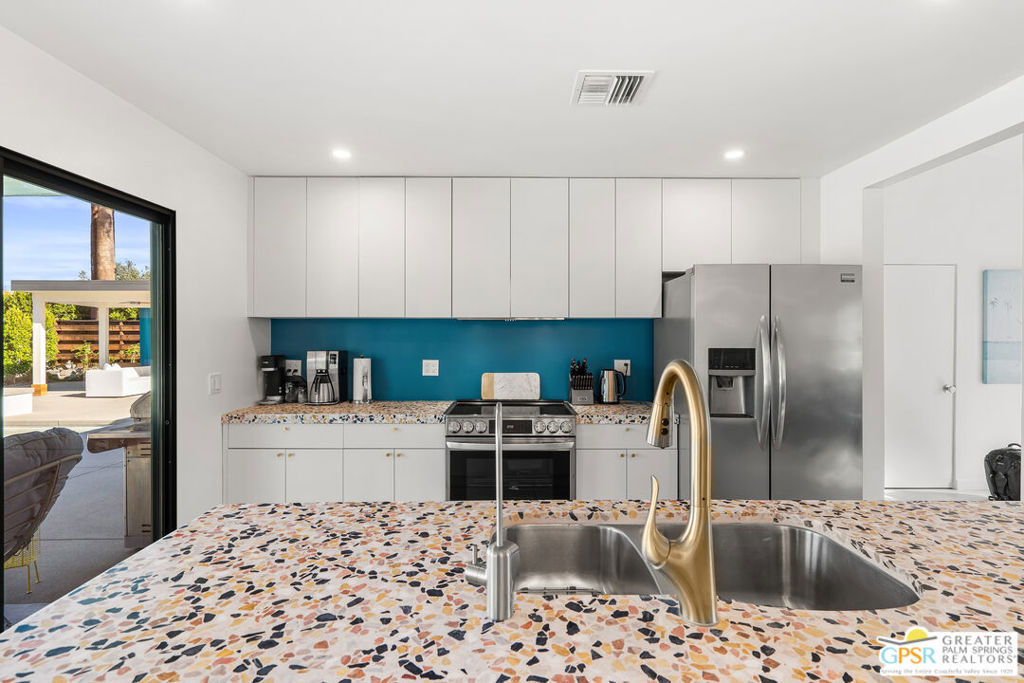 Residential for sale at 888 E El Conquistador, Palm Springs CA featuring 3 beds and 2 baths