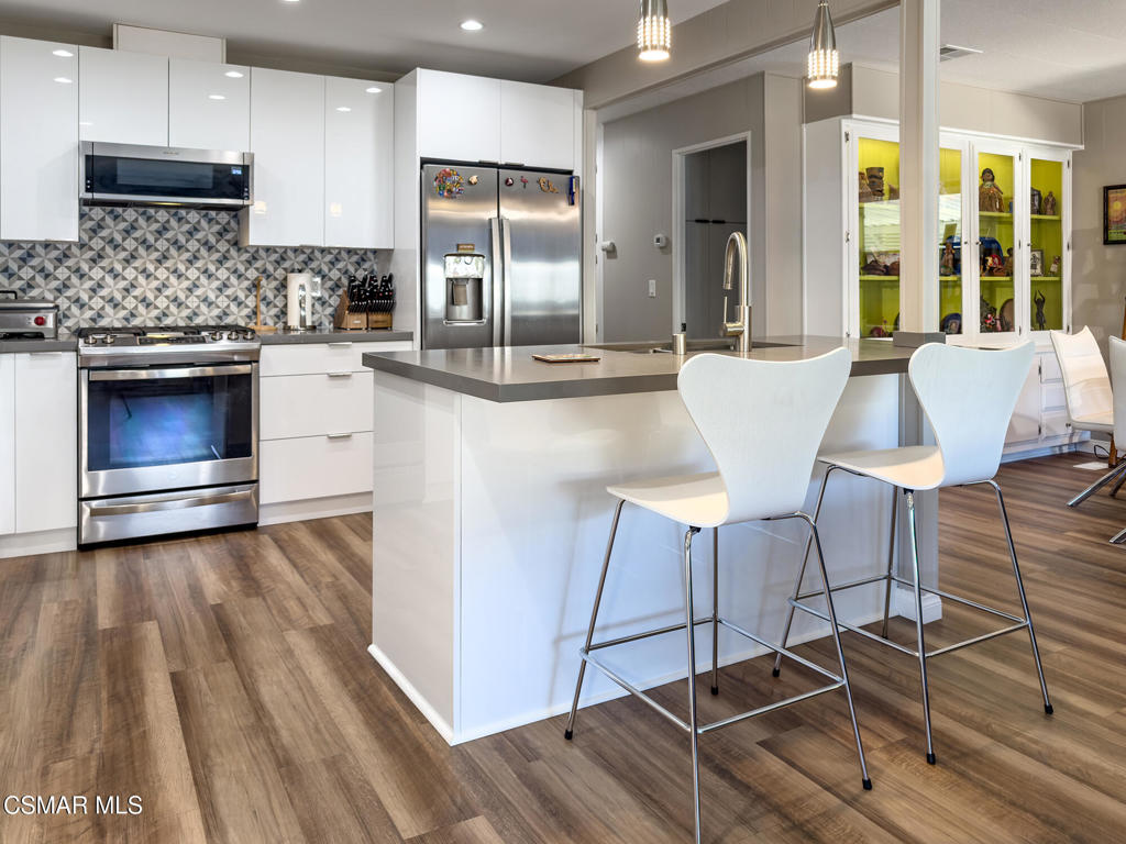 Manufactured In Park for sale at 272 Monte Vista, Newbury Park CA featuring 2 beds and 2 baths