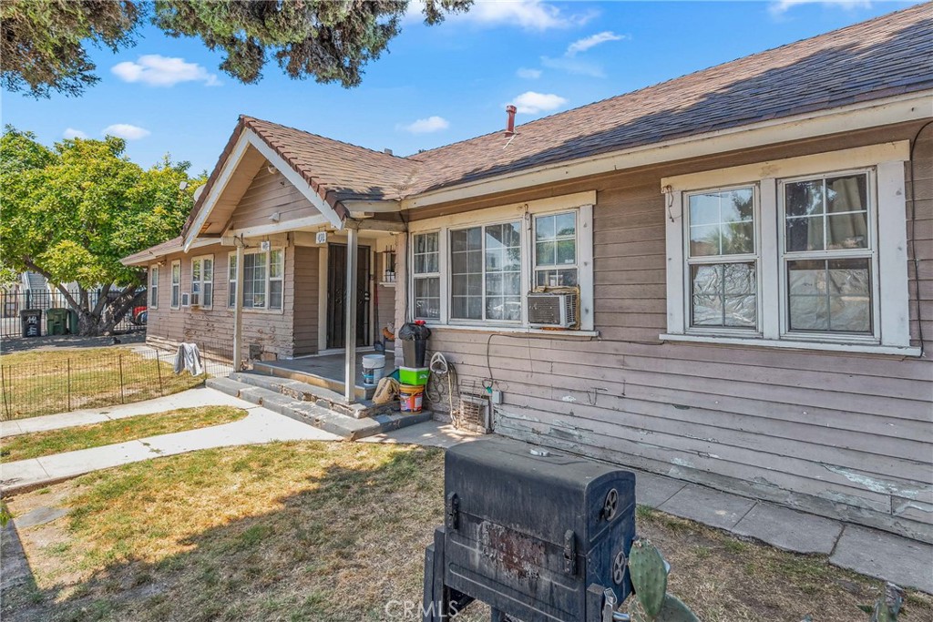 Residential Income for sale at 439 W 76th Street, Los Angeles CA