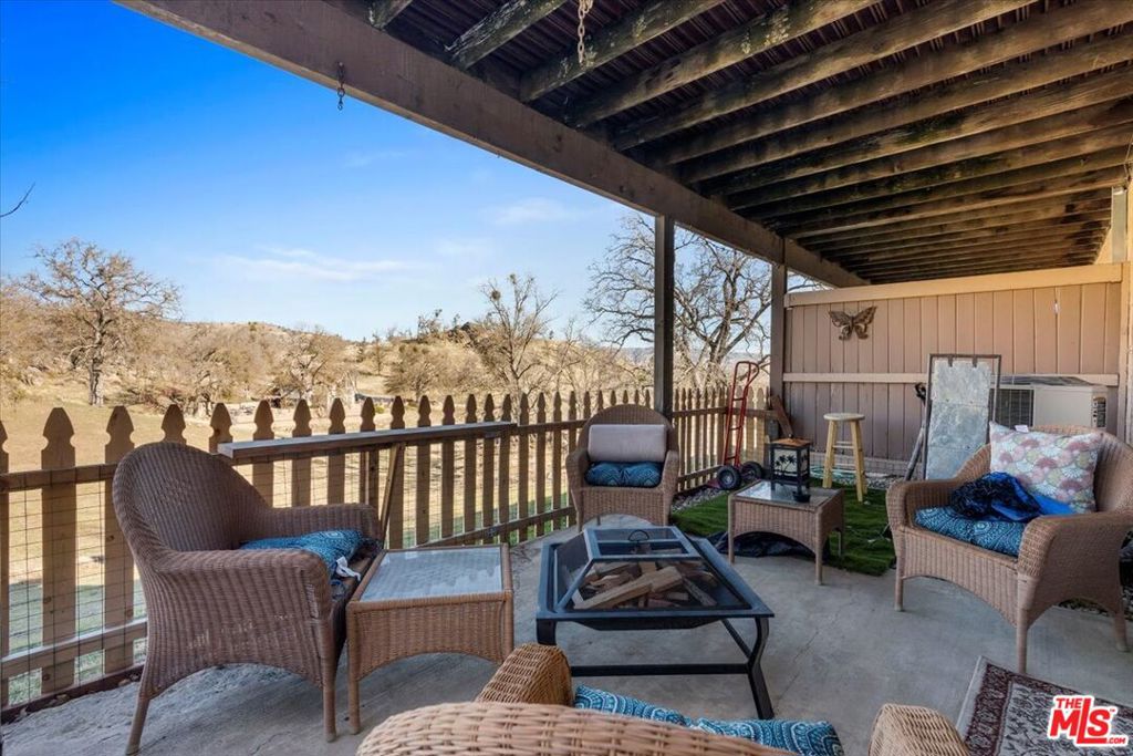 Residential for sale at 18571 Glenview Court, Tehachapi CA featuring 3 beds and 4 baths