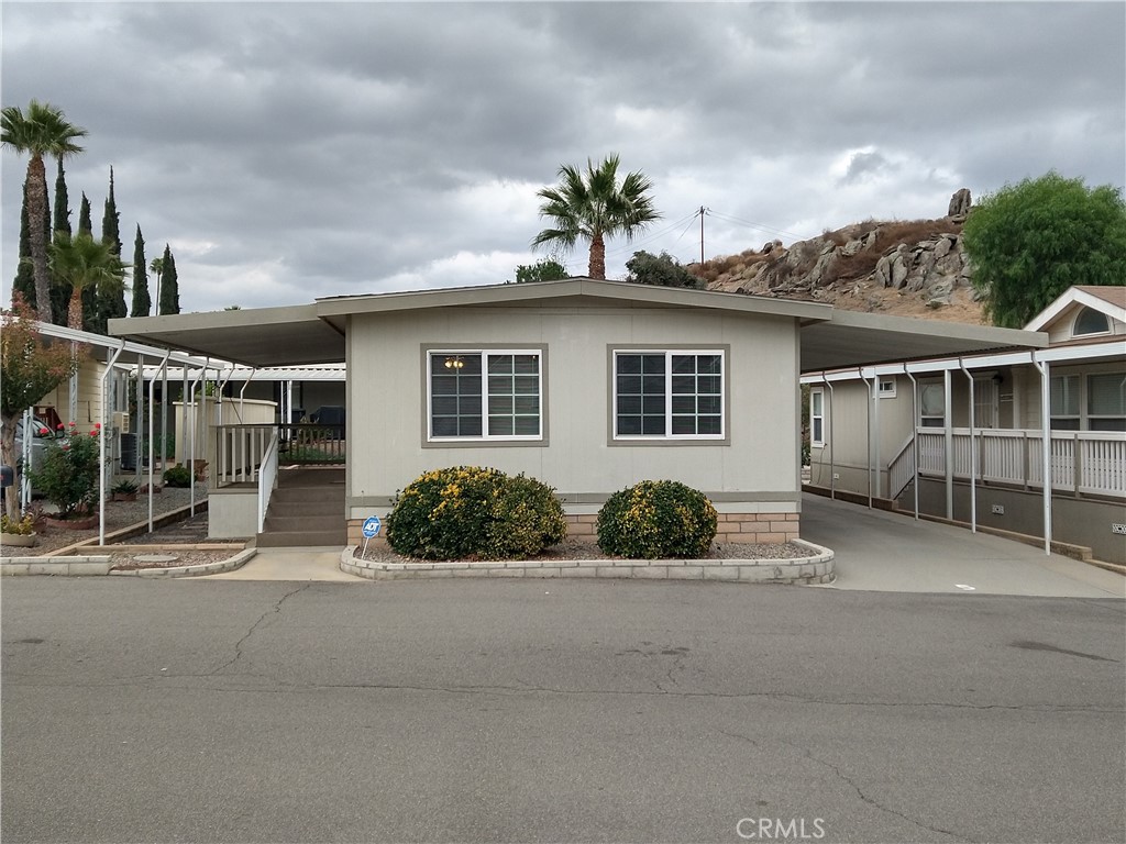 Manufactured In Park for sale at 32600 State Hwy 74 5, Hemet CA featuring 2 beds and 2 baths