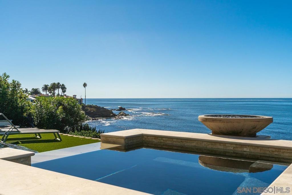 Residential Lease for rent at 5850 Camino De La Costa, La Jolla, San Diego County CA featuring 4 beds and 5 baths