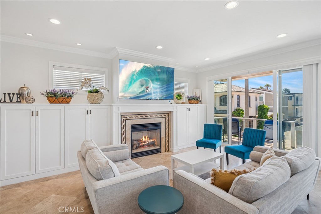 Residential Lease for rent at 6111 Seashore Drive, Newport Beach CA featuring 4 beds and 5 baths