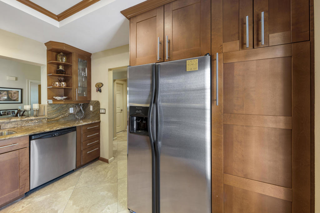 Residential Lease for rent at 182 Desert Falls Circle, Palm Desert CA featuring 2 beds and 2 baths