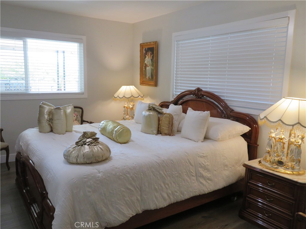 Manufactured In Park for sale at 3761 Lake Glen Drive 146, Yorba Linda CA featuring 2 beds and 2 baths