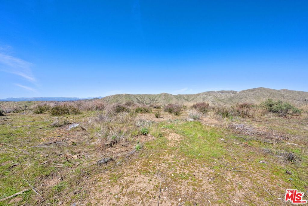 Active for sale at Santa Clarita, CA, Santa Clarita, CA CA and 1 bath