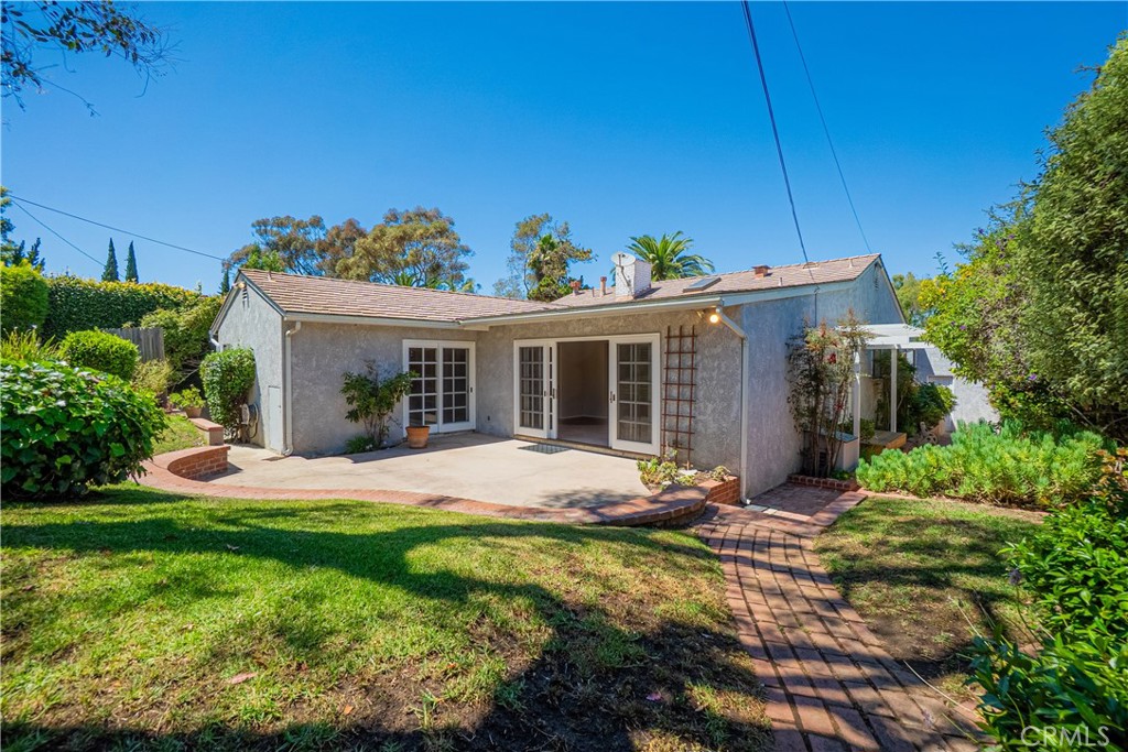 Residential Lease for rent at 4020 Via Picaposte, Palos Verdes Estates CA featuring 4 beds and 3 baths