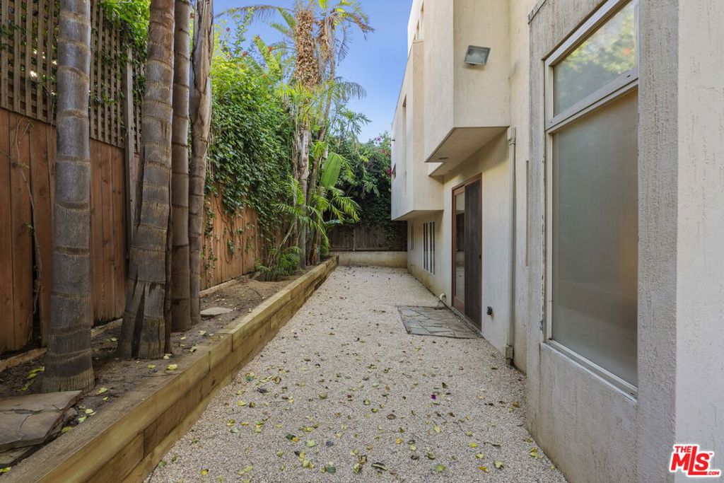 Residential Lease for rent at 31851 Seafield Drive, Malibu CA featuring 4 beds and 4 baths